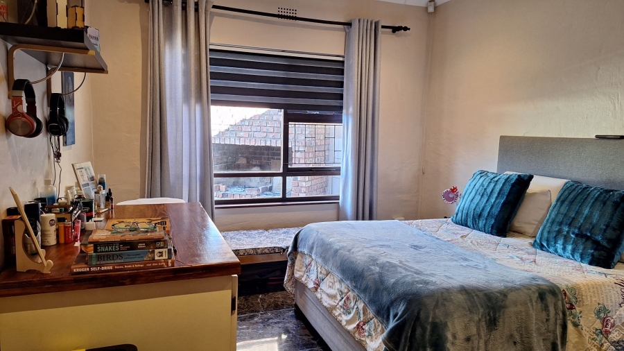 4 Bedroom Property for Sale in Denneoord Western Cape